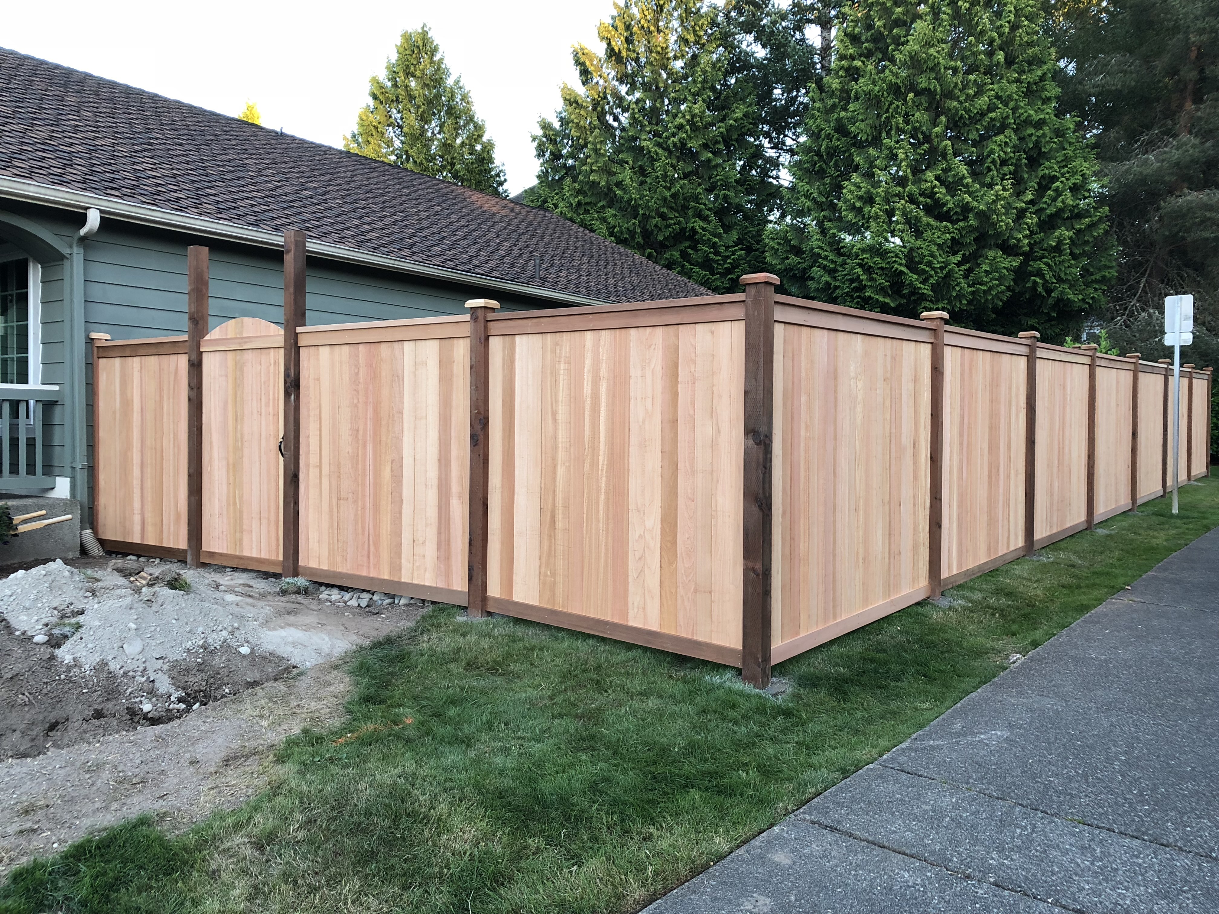 Full Panel Fence - InLine Fence LLC