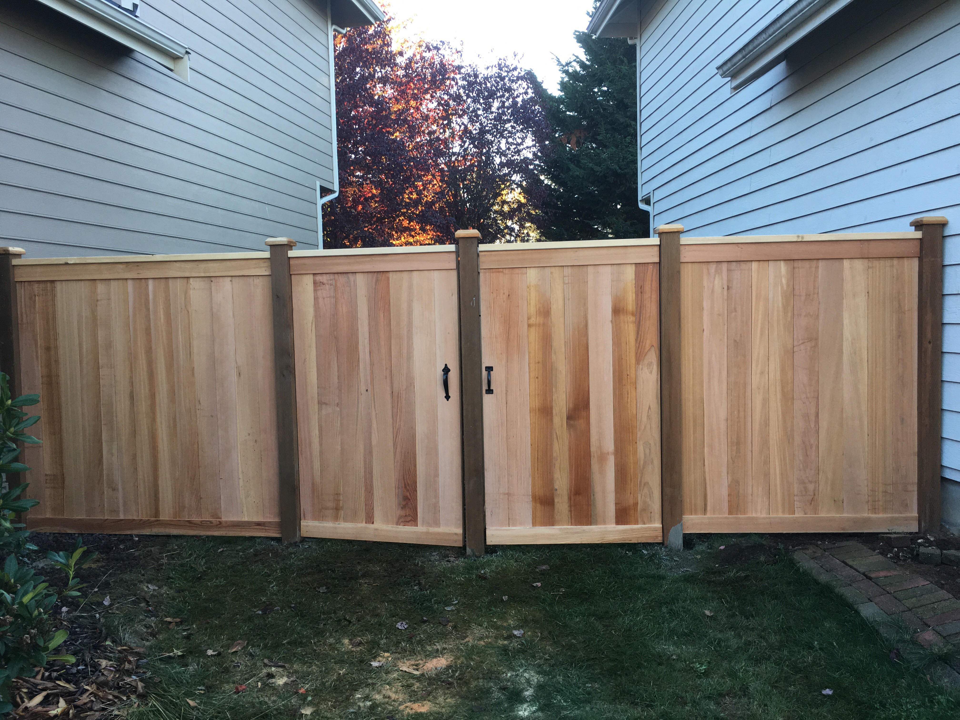 Full Panel Fence - InLine Fence LLC